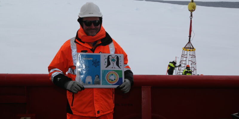 Selston Flies Flag at South Pole